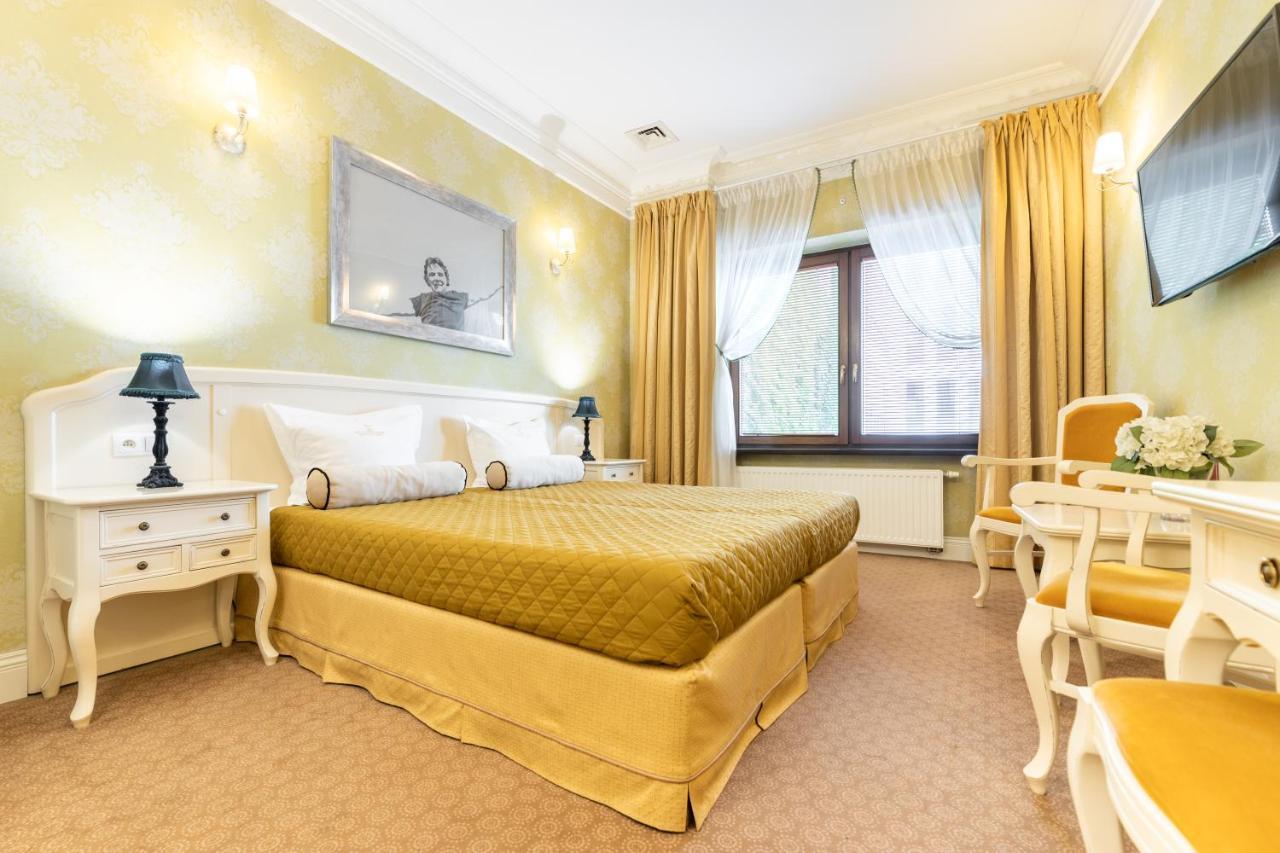 Sleepwalker Boutique Suites Вроцлав Екстериор снимка