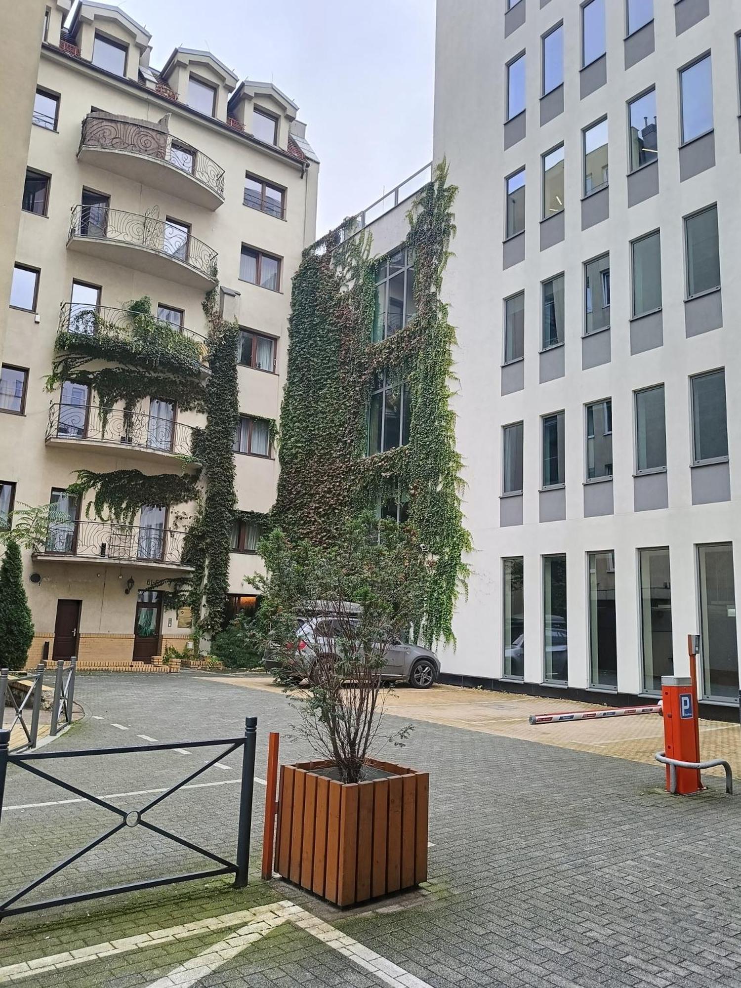 Sleepwalker Boutique Suites Вроцлав Екстериор снимка