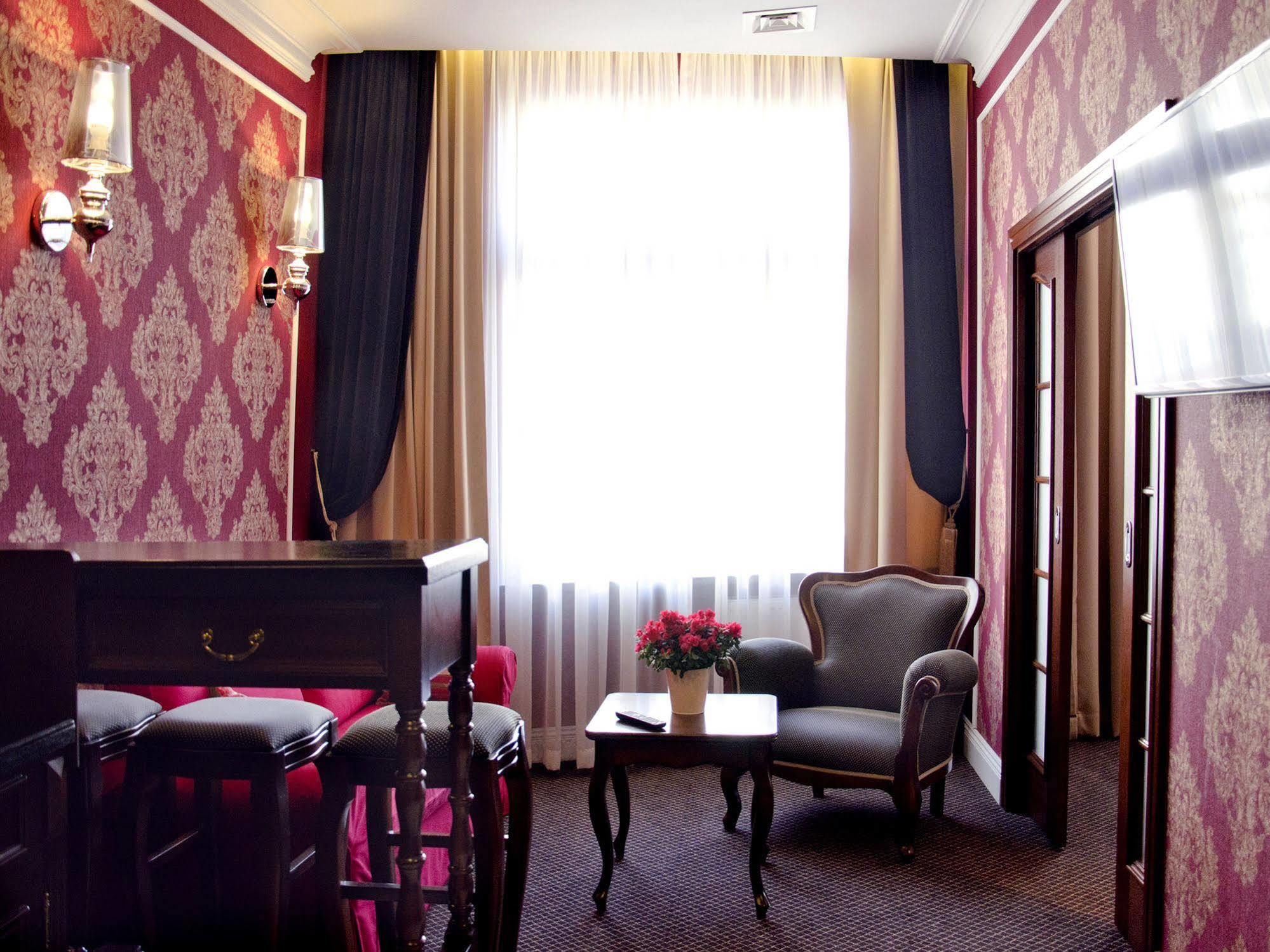 Sleepwalker Boutique Suites Вроцлав Екстериор снимка